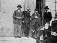 A pedradas con el sacristán de San Xulián de Romai, el marqués de Riestra, el ministro Augusto González Besada, el periodista Miguel de Zárraga y con el duque de Windsor